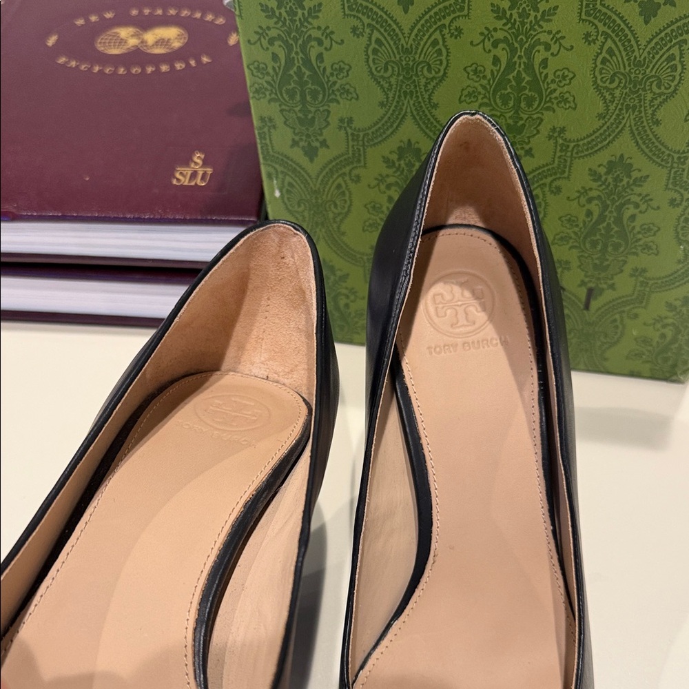 Tory Burch Janey Black Leather Block Heel Pumps - Picture 3 of 12